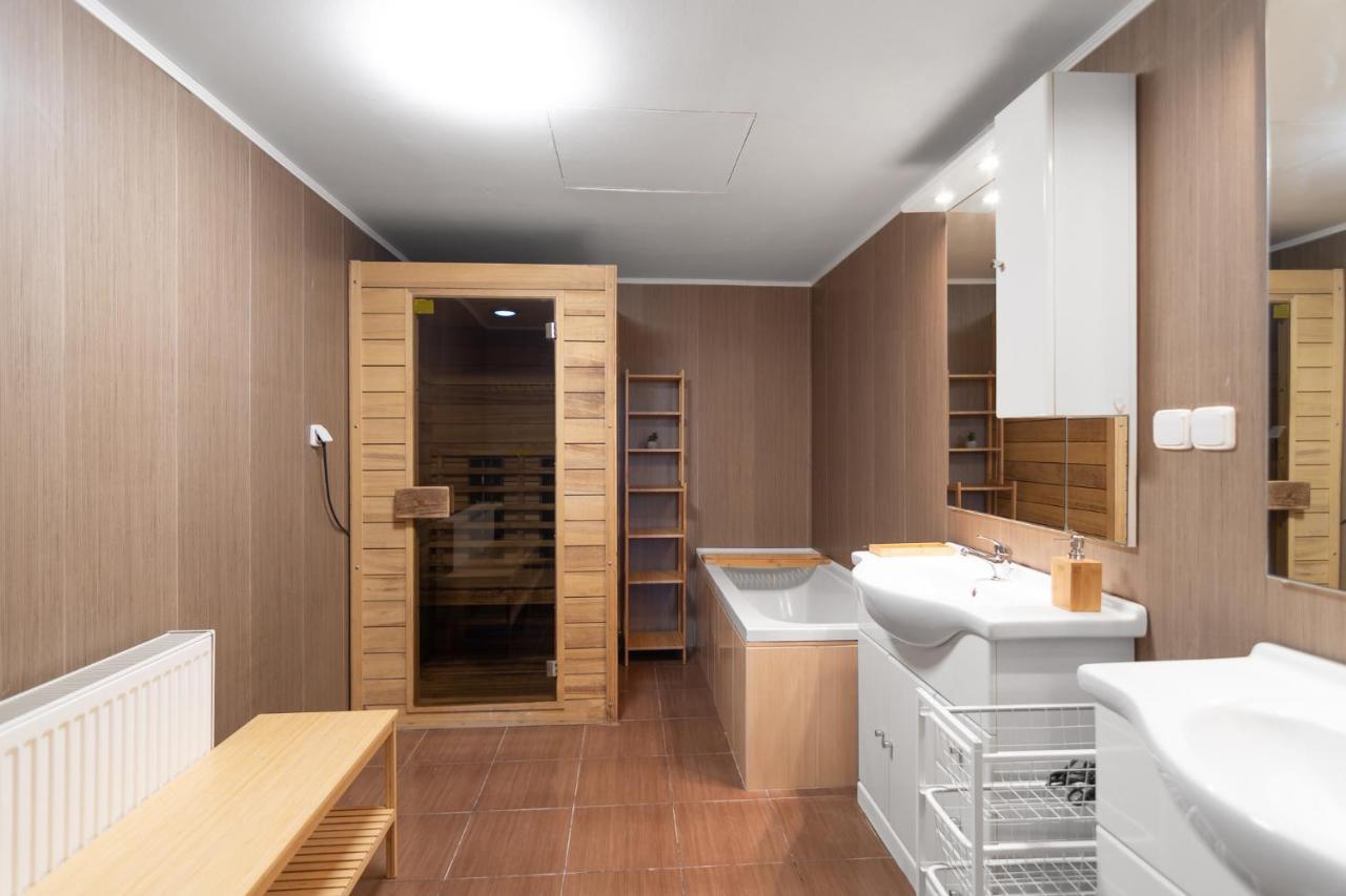 The Bookhouse, 5-Bedroom Residence By Prague Castle Exterior photo